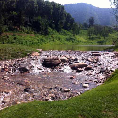 JinHai-Short-Course-cobble-waterfall